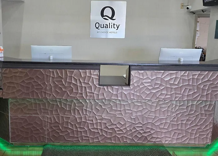 Quality Inn Kansas City International Airport