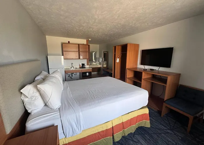 Suburban Studios Branson On The Strip