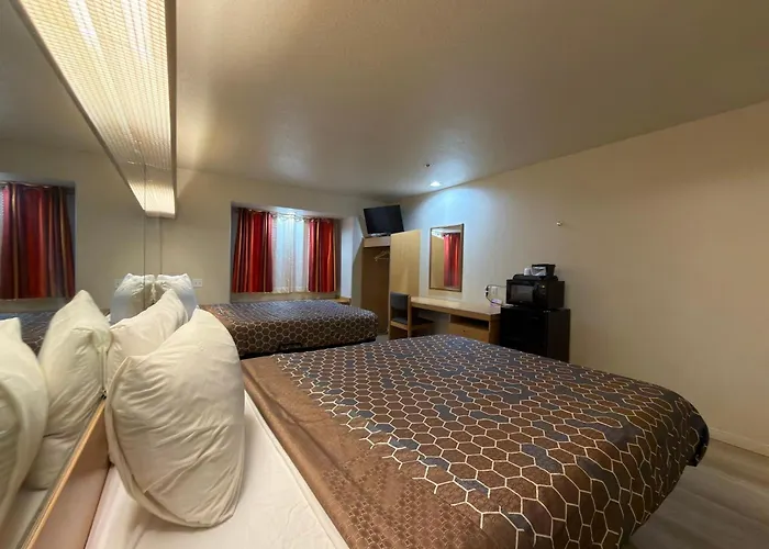 Americas Best Value Inn And Suites Ada