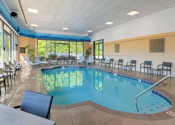 Comfort Inn & Suites At Dollywood Lane