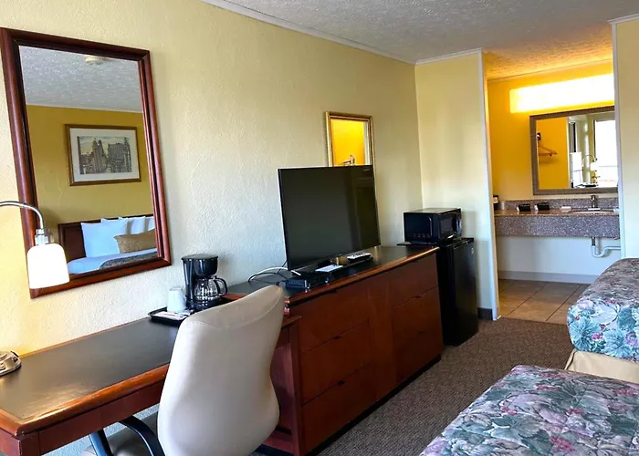 Lake Logan Inn