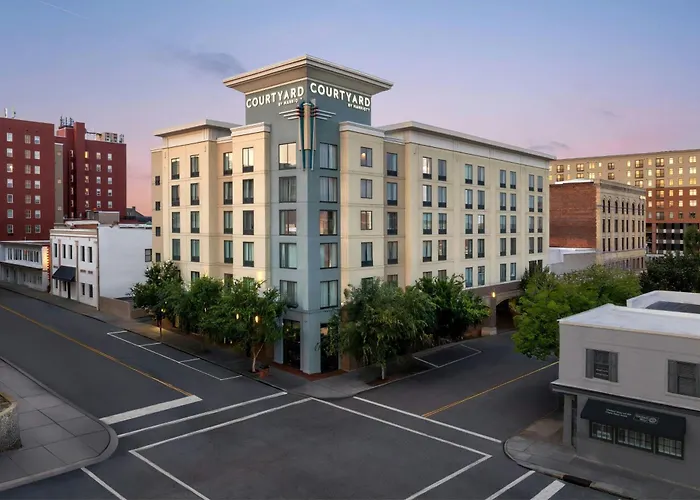 Courtyard By Marriott Wilmington Downtown/Historic District Hotel