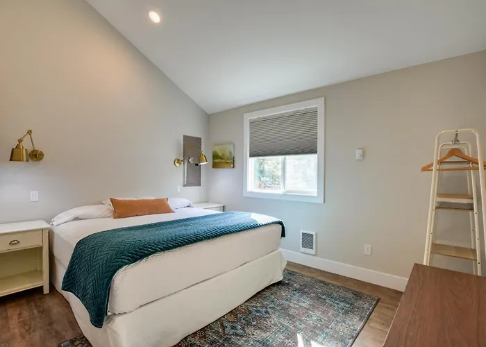 The Waves Hotel Cannon Beach