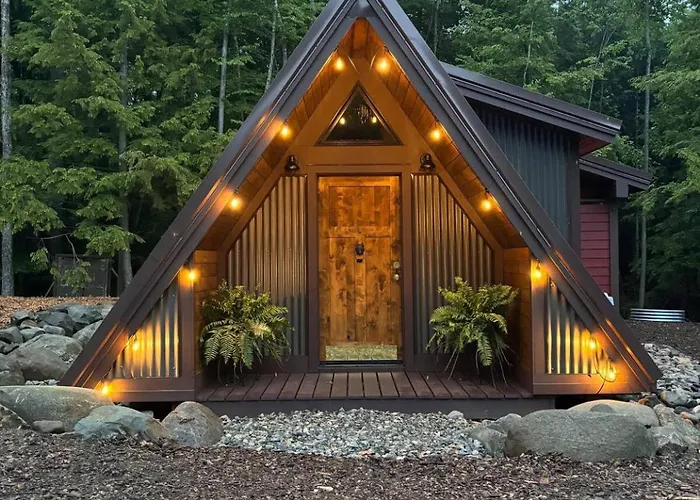 Trekker, Treehouses Cabins And Lodge Rooms Lake George