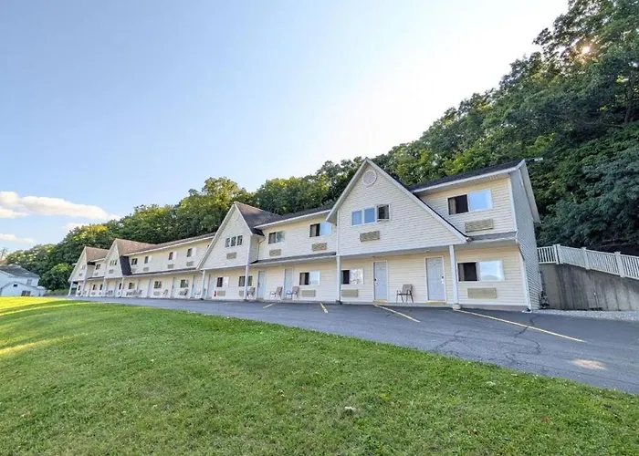 The Falls Motel - 2 Mi To " Watkins Glen State Park, Wineries " And 4 Mi To Watkins Glen International Track " The Glen "