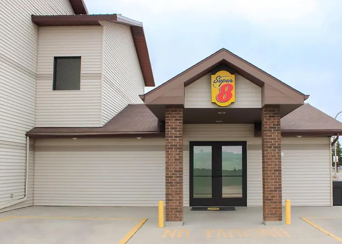 Super 8 By Wyndham Williston Nd
