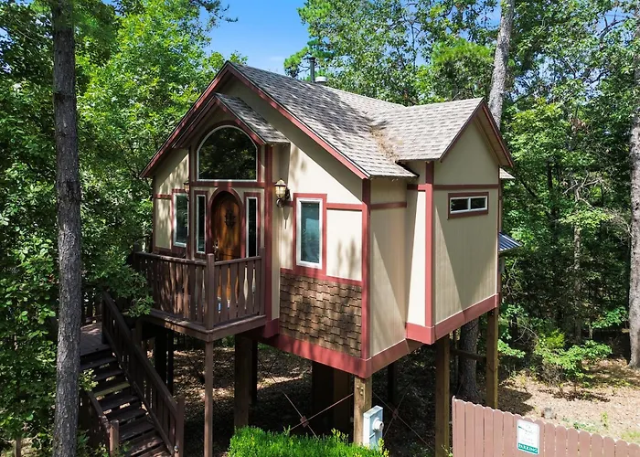 The Grand Treehouse Resort Eureka Springs