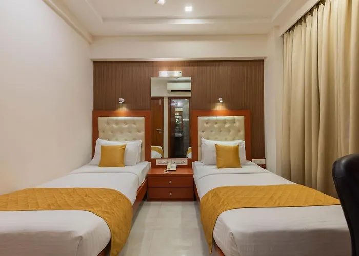 Hotel Lords, Fort