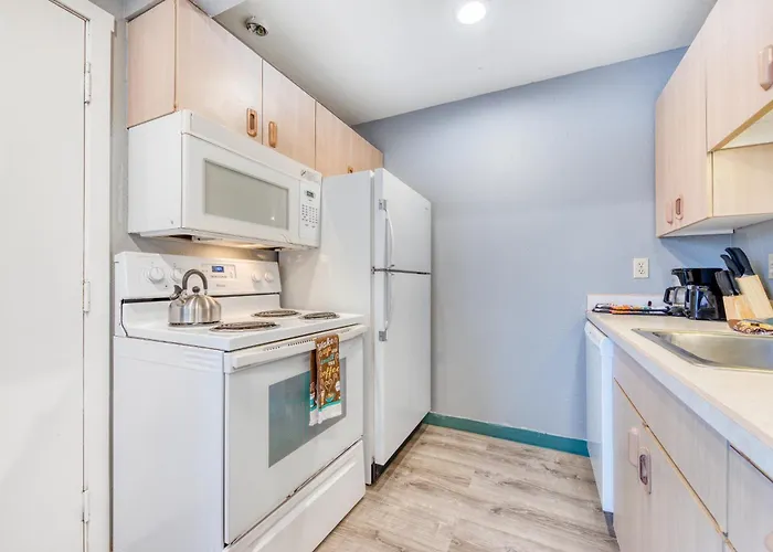 Sea Treasures Inn #104 Rockaway Beach