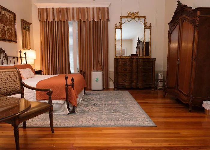 Burke Mansion Bed & Breakfast Macon