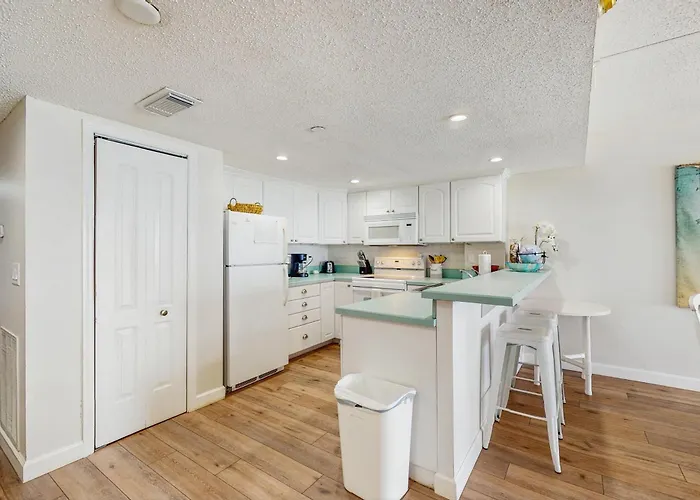Chateaux Sunset Suites 408 Clearwater Beach