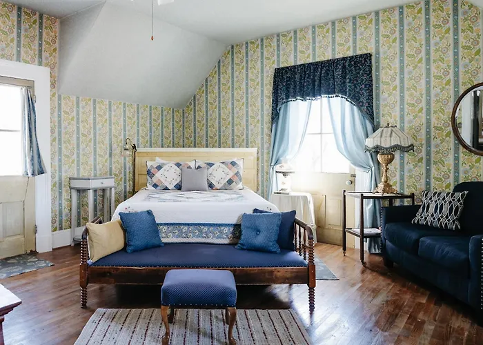 The Mulberry Inn -An Historic Bed And Breakfast