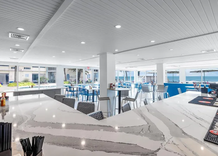 Oceanfront Litchfield Inn