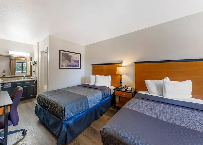 Rodeway Inn At Nevada State Capitol