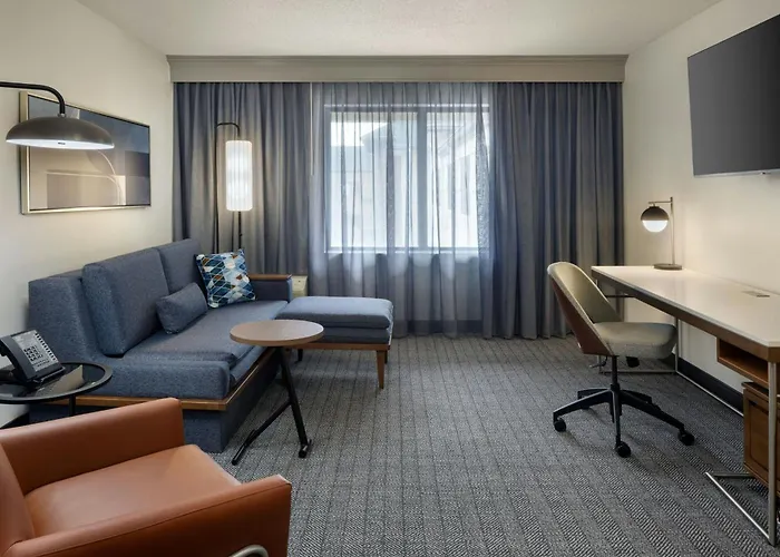 Courtyard By Marriott Springfield Airport Hotel