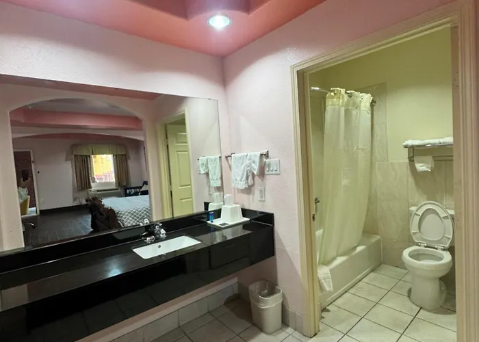 Raintree Inn And Suites