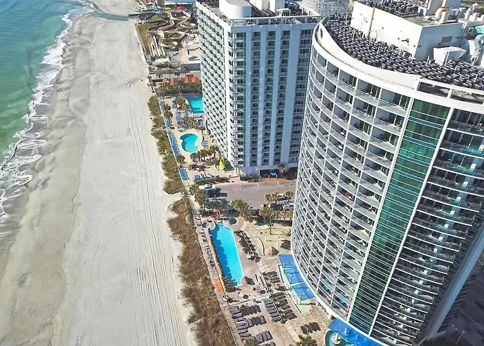 Amazing Beachfront Condo With Nice Hot Tub & Pools