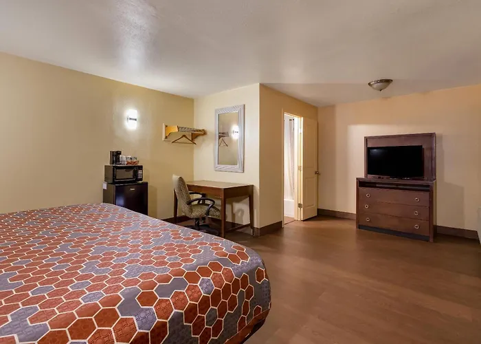 Relax Inn & Suites New Orleans