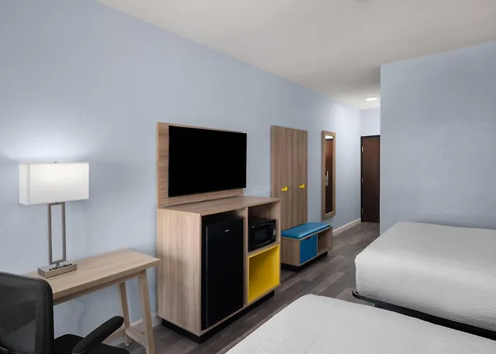 Days Inn By Wyndham Dodge City