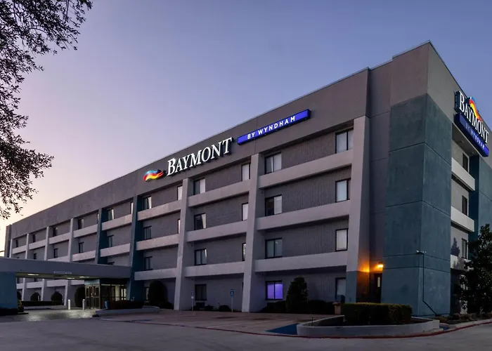 Baymont By Wyndham Arlington At Six Flags Dr Hotel