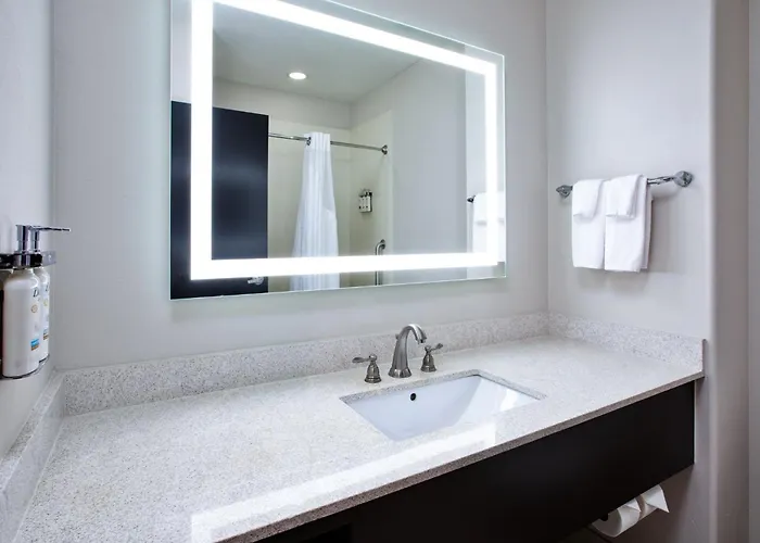 Holiday Inn Express Hotel And Suites Duncan By Ihg