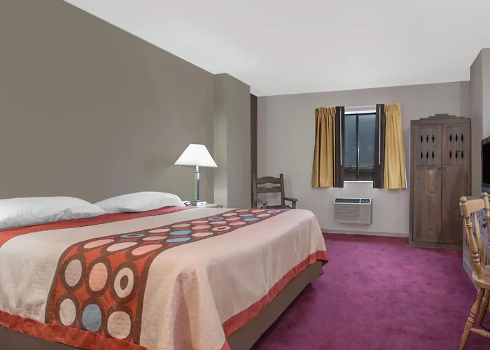 Super 8 By Wyndham Taos Hotel