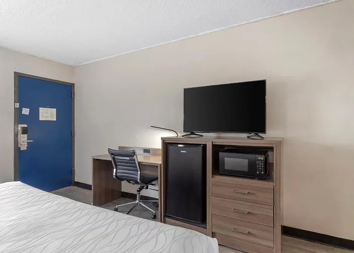 Days Inn By Wyndham Victoria Tx East