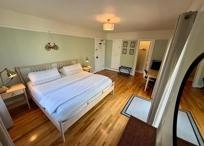 Riverpath Inn