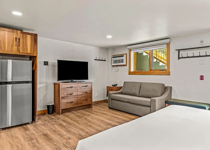 Hotel Canoe And Suites Banff
