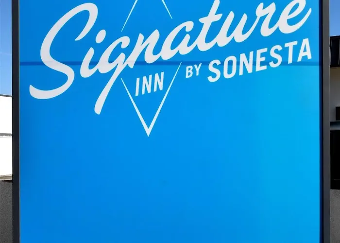 Signature Inn Medford Downtown - Newly Renovated