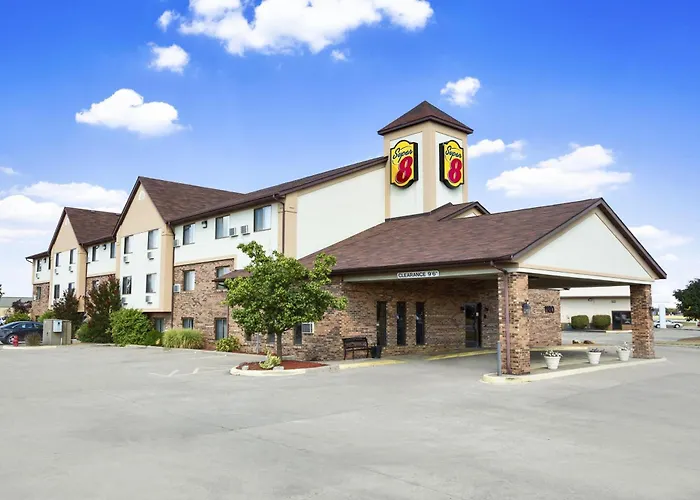 Super 8 By Wyndham Carbondale Motel