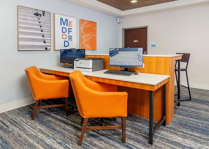 Holiday Inn Express Hotel & Suites Medford-Central Point By Ihg