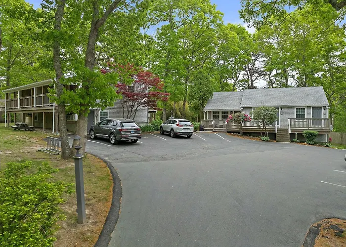 Sandwich Inn And Suites