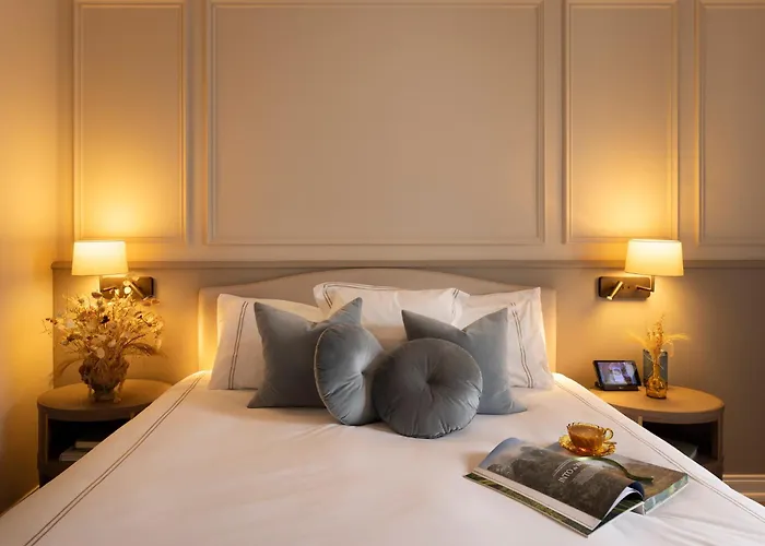 The Lansdowne Kenmare Hotel
