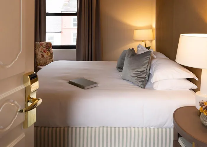The Lansdowne Kenmare Hotel
