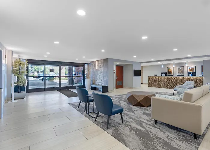 Best Western Plus Fresno Airport Hotel