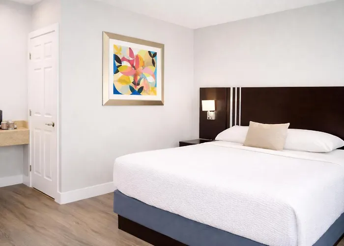 Fairview Inn & Suites Healdsburg