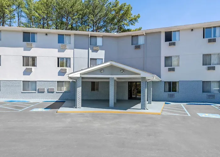 Super 8 By Wyndham Homewood Birmingham Area