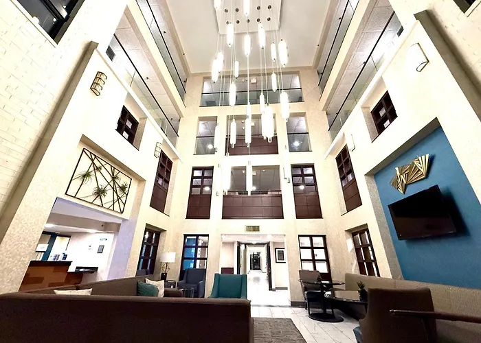 Best Western Plus Indianapolis North At Pyramids