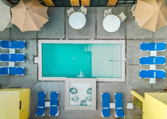 La Pinta Hotel