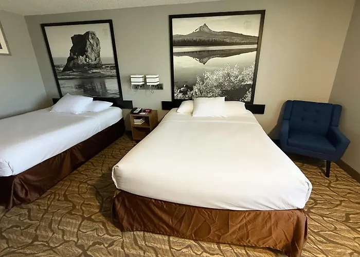Super 8 By Wyndham Baker City