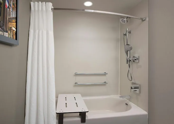 Courtyard By Marriott New Orleans Metairie Hotel