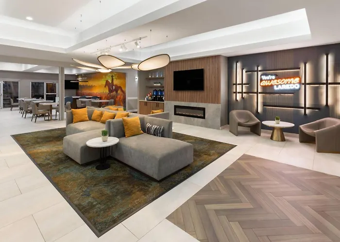 La Quinta By Wyndham Laredo Airport Hotel