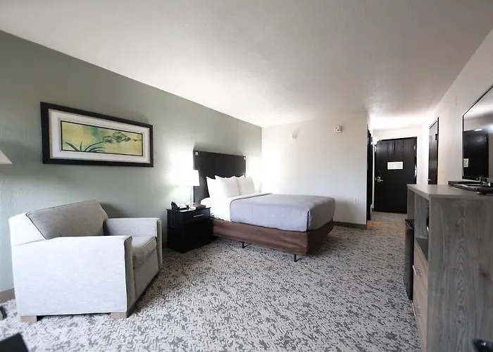 Quality Inn & Suites Mattoon South