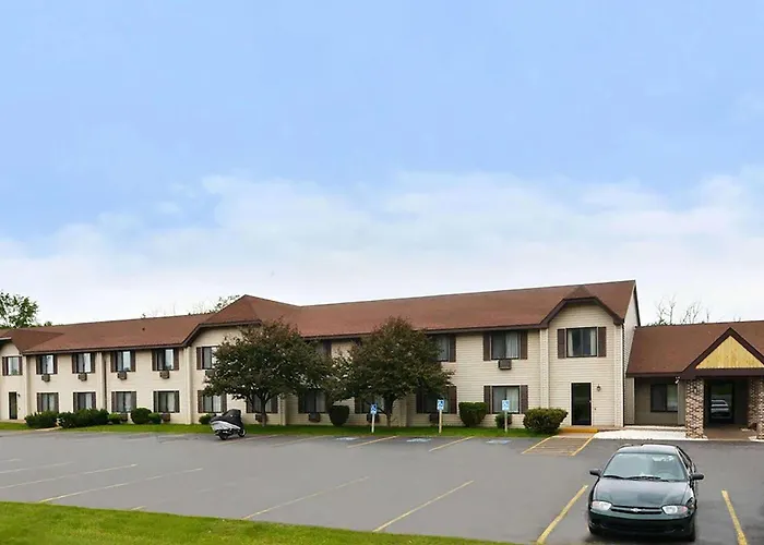 Travelodge By Wyndham Ishpeming/Marquette