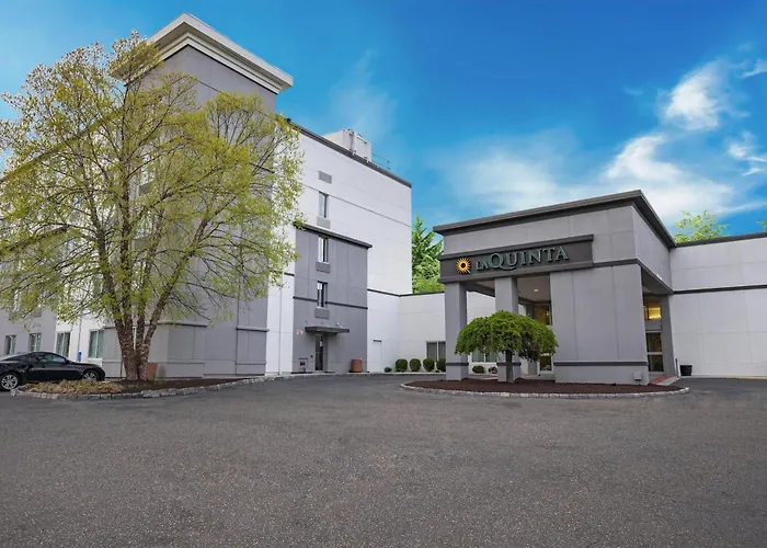 La Quinta By Wyndham Danbury Hotel