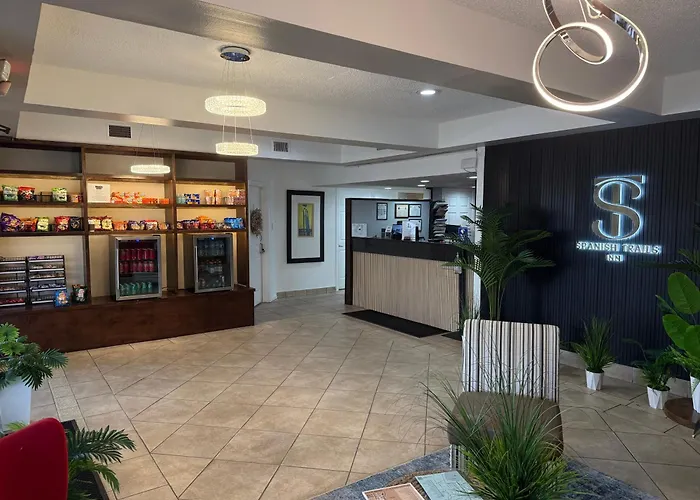 Spanish Trails Inn - Laredo Hotel