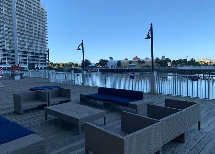 1717 Laketown Wharf 1 King Bedroom, 2 Bath