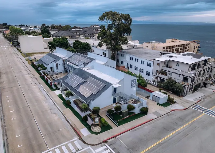 Cannery Row Inn