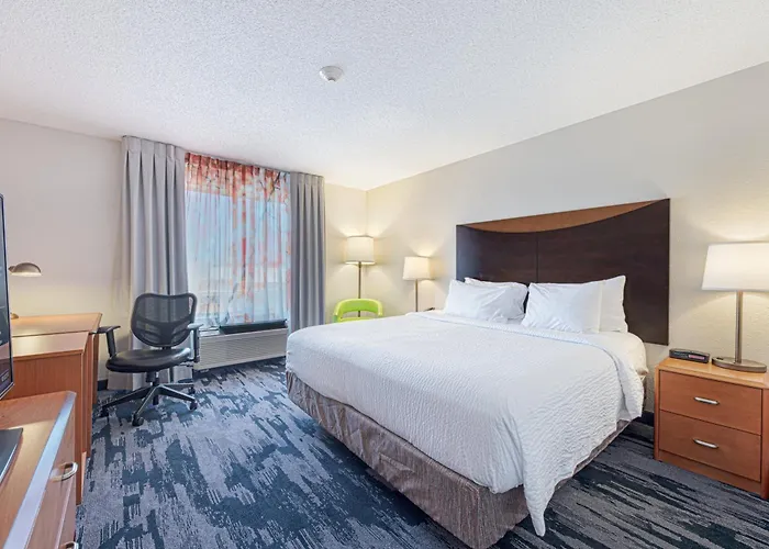 Fairfield Inn & Suites By Marriott Chicago Naperville